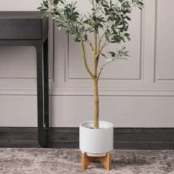 Plain Ceramic Plant Pot On Wooden Stand -Garden Supply Store 30829988 alt01