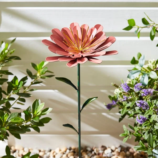 Iron Pink Daisy Garden Stake 1 Iron Pink Daisy Garden Stake